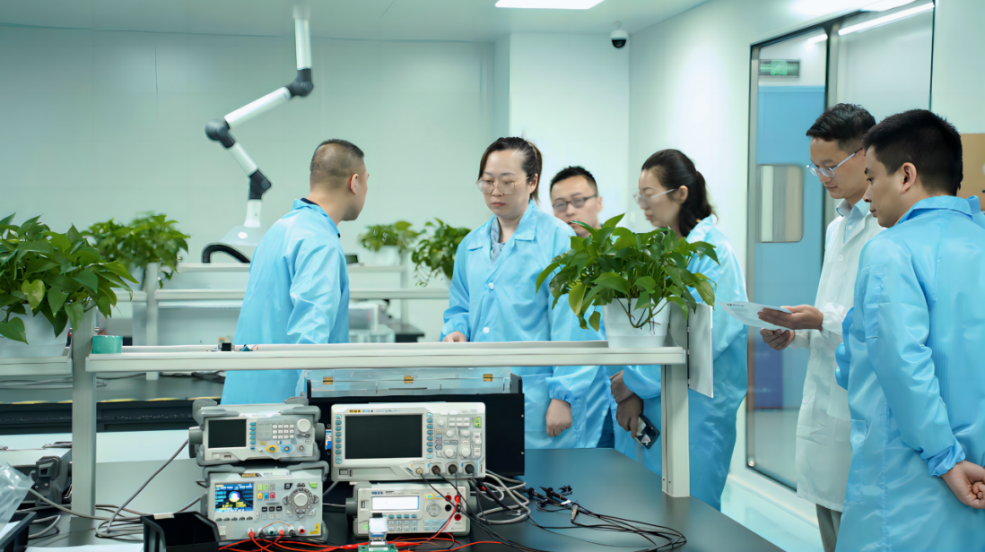 湖北省市场监督管理局、湖北省计量测试技术研究院领导一行到访创芯检测实验室交流合作